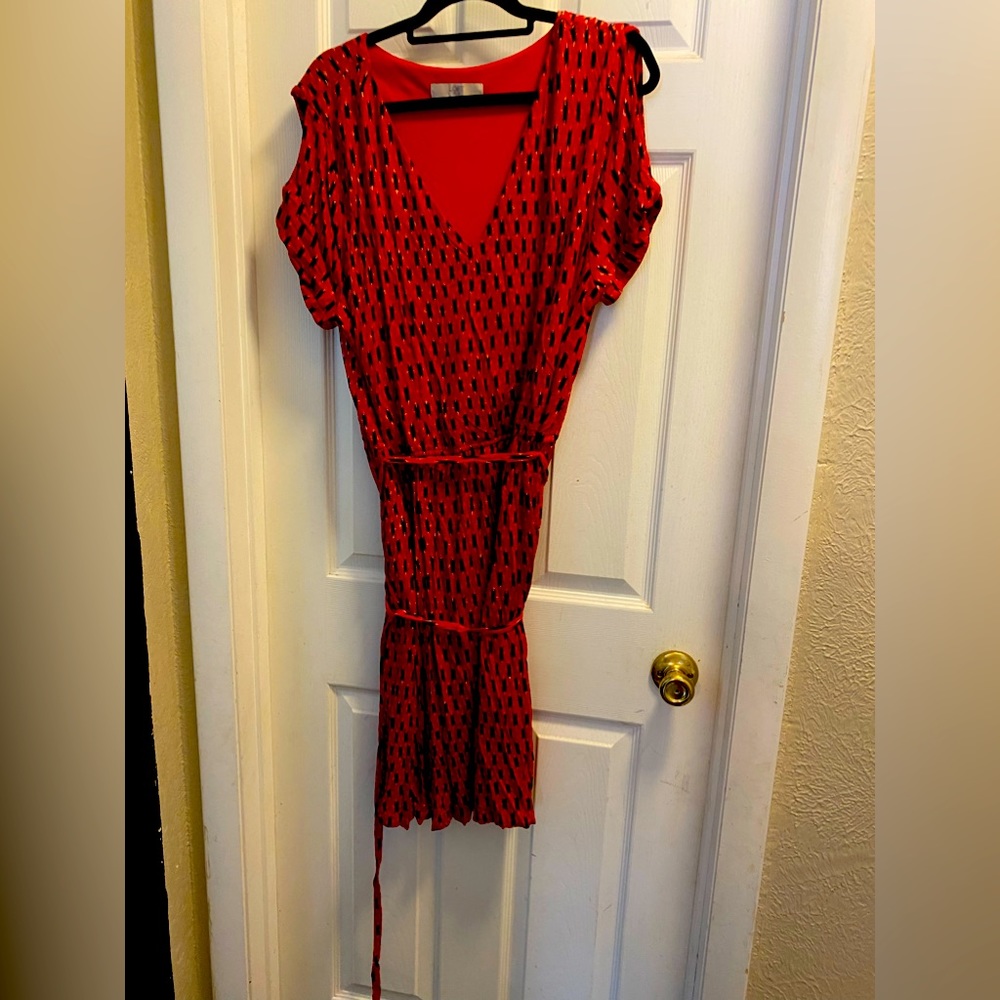 Red dress with flowers, belt included, never been worn, size 24/26